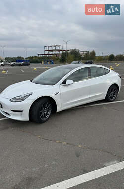Седан Tesla Model 3 2020 в 