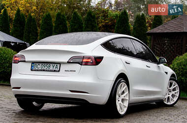 Седан Tesla Model 3 2019 в 
