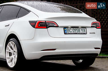 Седан Tesla Model 3 2019 в 