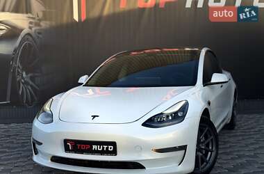 Седан Tesla Model 3 2023 в 