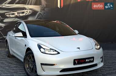 Седан Tesla Model 3 2023 в 