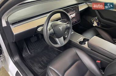 Седан Tesla Model 3 2023 в 