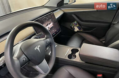 Седан Tesla Model 3 2023 в 
