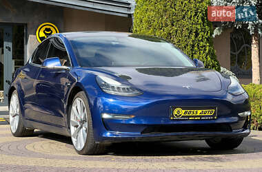 Седан Tesla Model 3 2019 в Львове