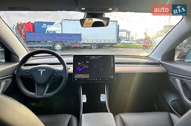 Седан Tesla Model 3 2020 в 