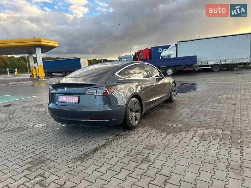 Седан Tesla Model 3 2020 в Луцьку