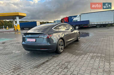 Седан Tesla Model 3 2020 в 