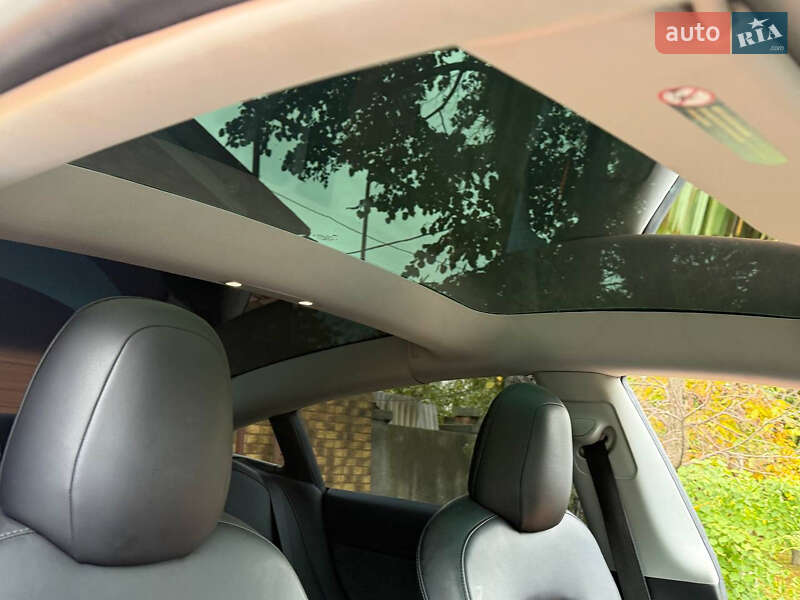 Седан Tesla Model 3 2021 в Одесі