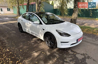 Седан Tesla Model 3 2022 в Дубно