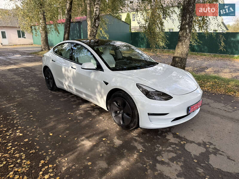 Tesla Model 3 2022