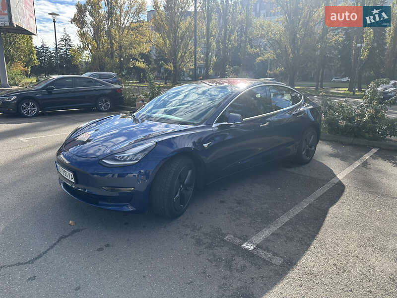 Седан Tesla Model 3 2018 в Кривом Роге