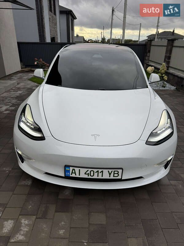 Седан Tesla Model 3 2018 в Києві