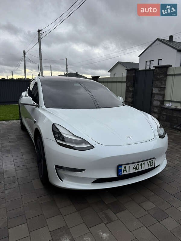 Седан Tesla Model 3 2018 в Києві