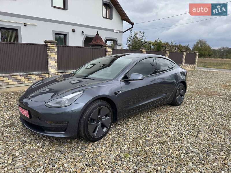 Седан Tesla Model 3 2022 в Коломиї