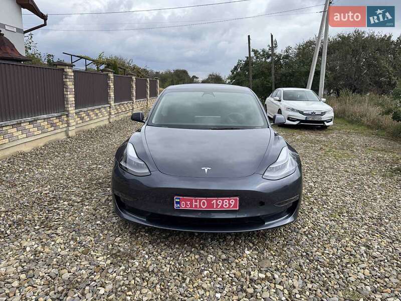 Седан Tesla Model 3 2022 в Коломиї