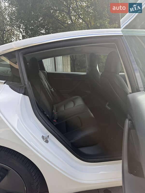 Седан Tesla Model 3 2020 в Ужгороде фото 5 Седан Tesla Model 3 2020 в Ужгороде
