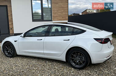 Седан Tesla Model 3 2023 в 