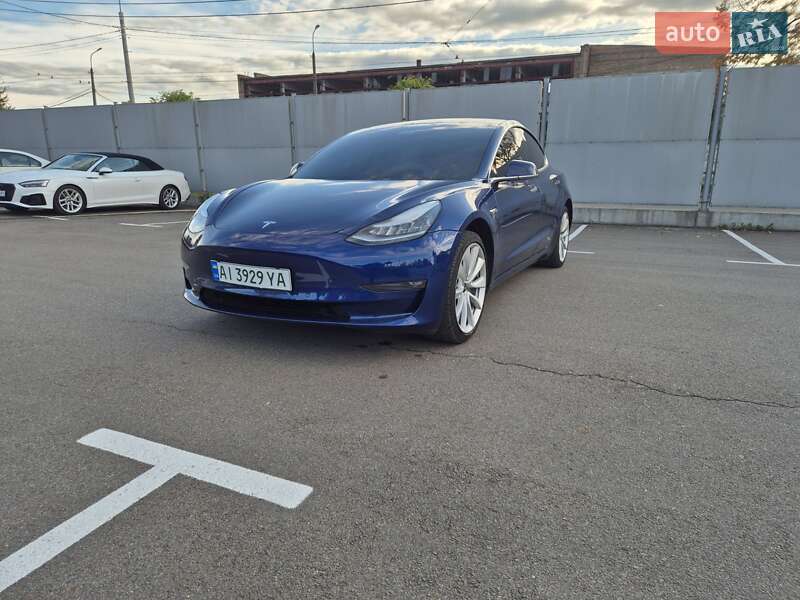 Седан Tesla Model 3 2019 в Киеве