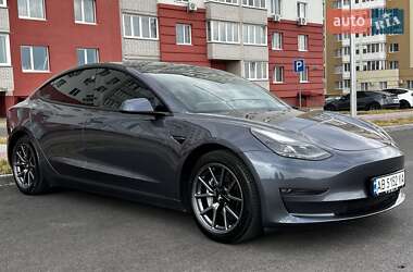 Седан Tesla Model 3 2021 в Виннице