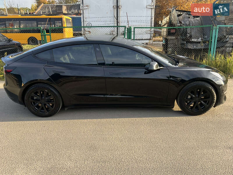 Седан Tesla Model 3 2022 в Києві