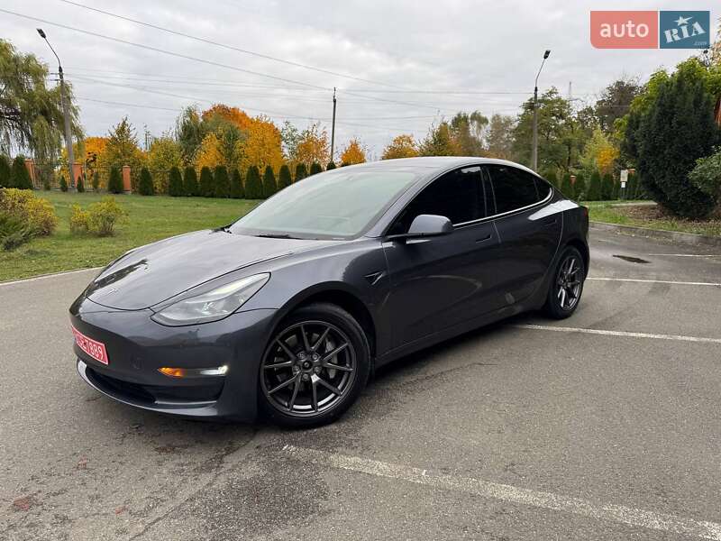 Седан Tesla Model 3 2023 в Киеве