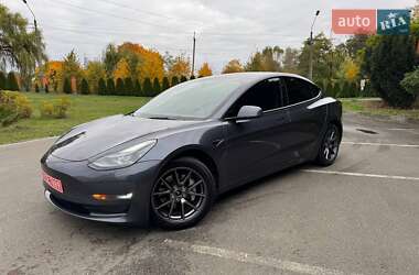 Седан Tesla Model 3 2023 в 
