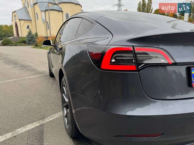 Седан Tesla Model 3 2023 в Киеве