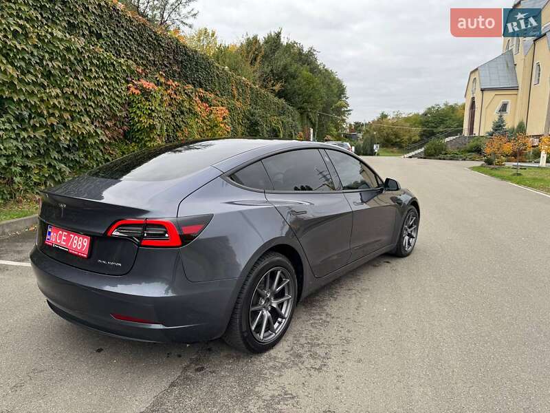 Седан Tesla Model 3 2023 в Киеве