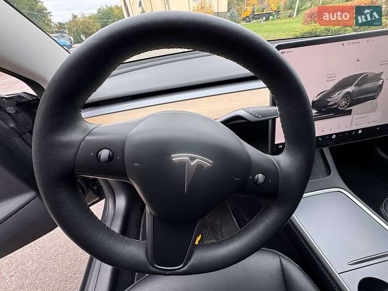 Седан Tesla Model 3 2023 в Киеве
