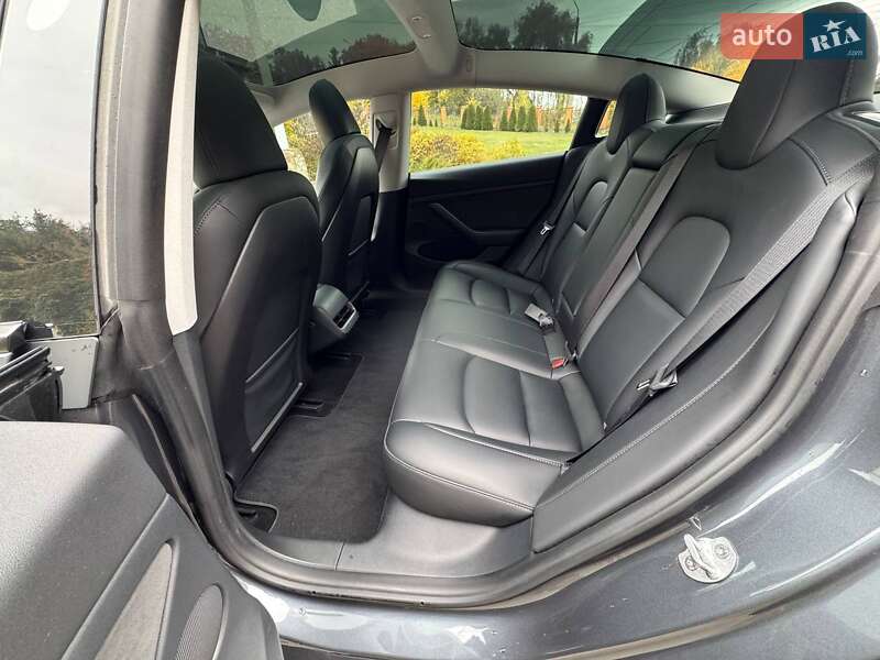 Седан Tesla Model 3 2023 в Киеве
