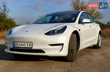 Седан Tesla Model 3 2022 в 