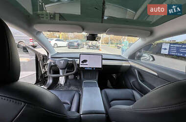 Седан Tesla Model 3 2021 в 