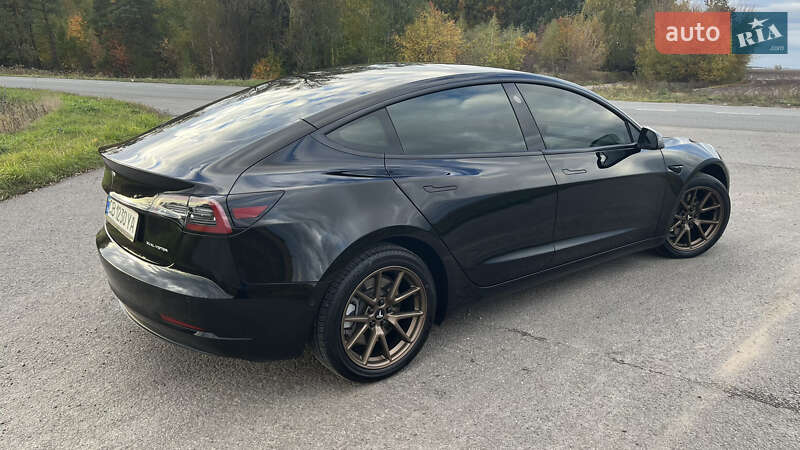 Седан Tesla Model 3 2022 в Прилуках