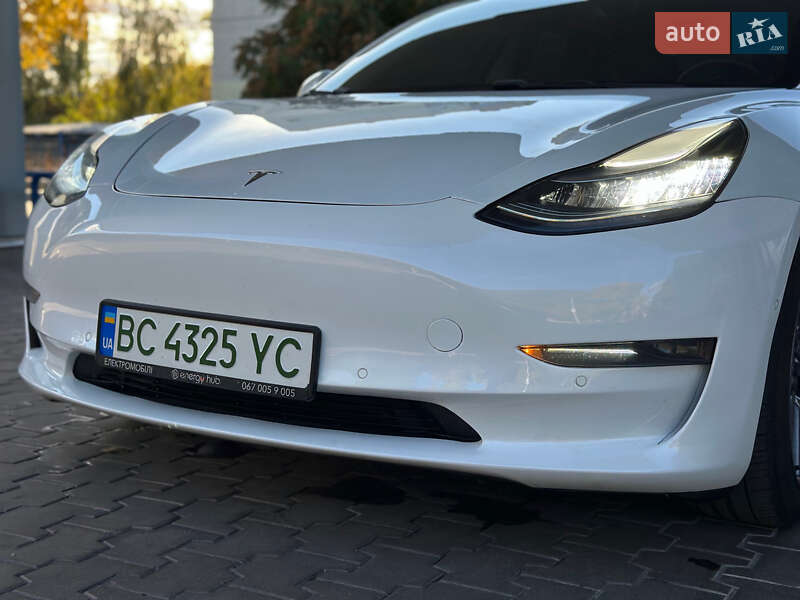Седан Tesla Model 3 2018 в Николаеве