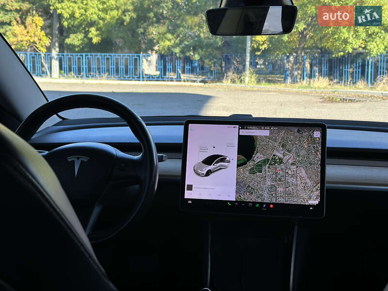 Седан Tesla Model 3 2018 в Николаеве