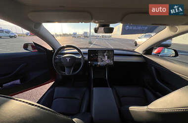 Седан Tesla Model 3 2019 в 
