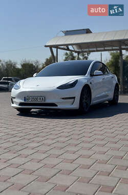 Седан Tesla Model 3 2021 в 