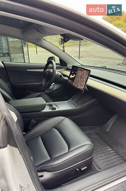 Седан Tesla Model 3 2021 в 