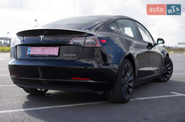 Седан Tesla Model 3 2021 в 