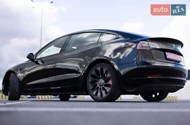 Седан Tesla Model 3 2021 в 