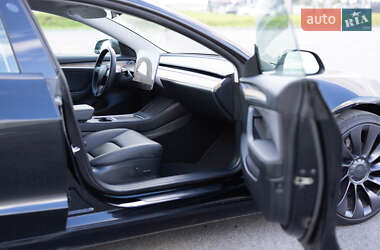 Седан Tesla Model 3 2021 в 