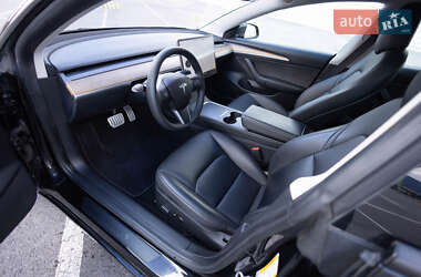 Седан Tesla Model 3 2021 в 