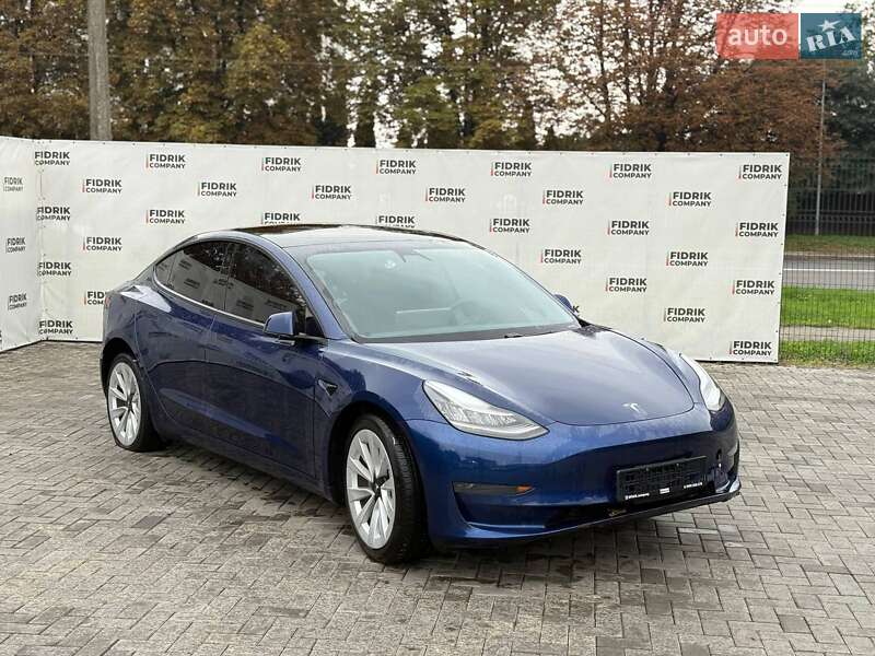 Tesla Model 3 2021