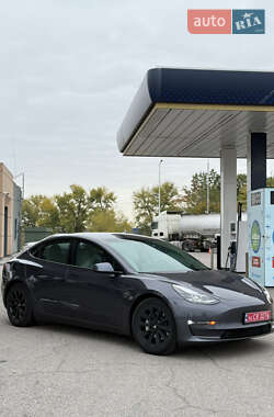 Седан Tesla Model 3 2021 в 