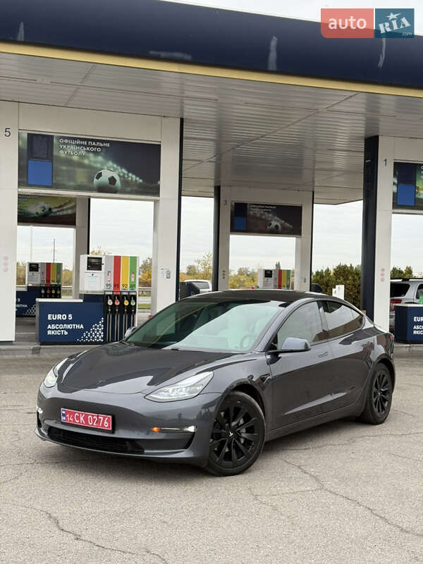 Седан Tesla Model 3 2021 в Дніпрі