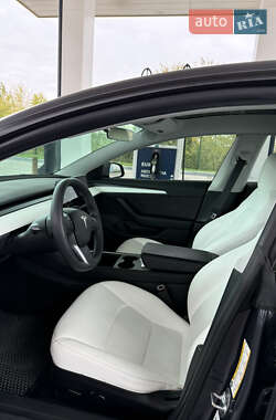 Седан Tesla Model 3 2021 в 