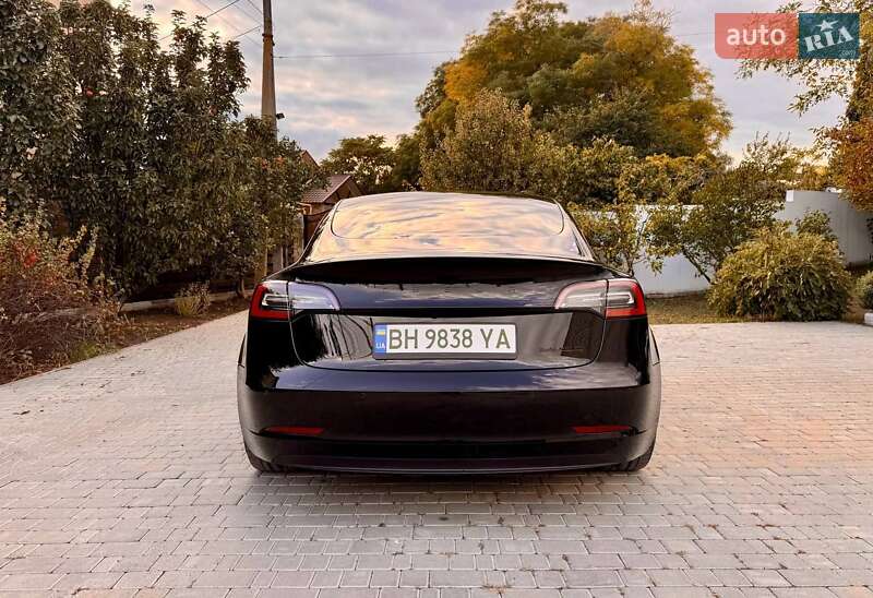 Седан Tesla Model 3 2022 в Одесі