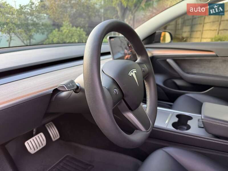 Седан Tesla Model 3 2022 в Одесі