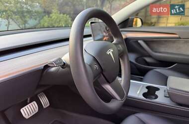 Седан Tesla Model 3 2022 в 