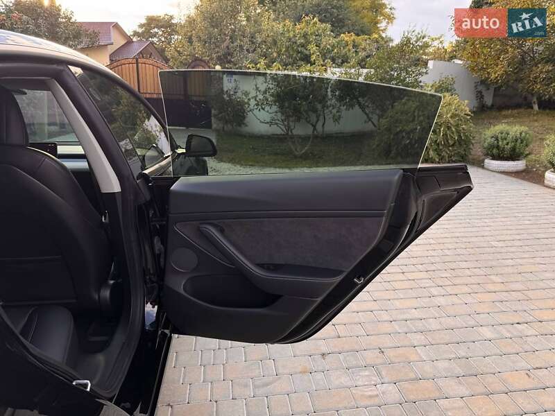 Седан Tesla Model 3 2022 в Одесі